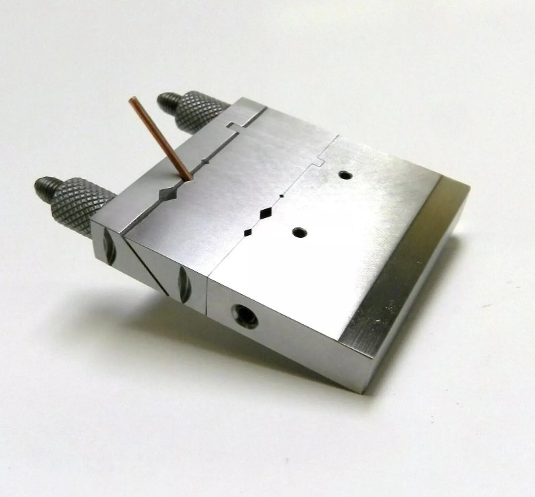 Jewelry miter vise used for filing silver wire and ring components