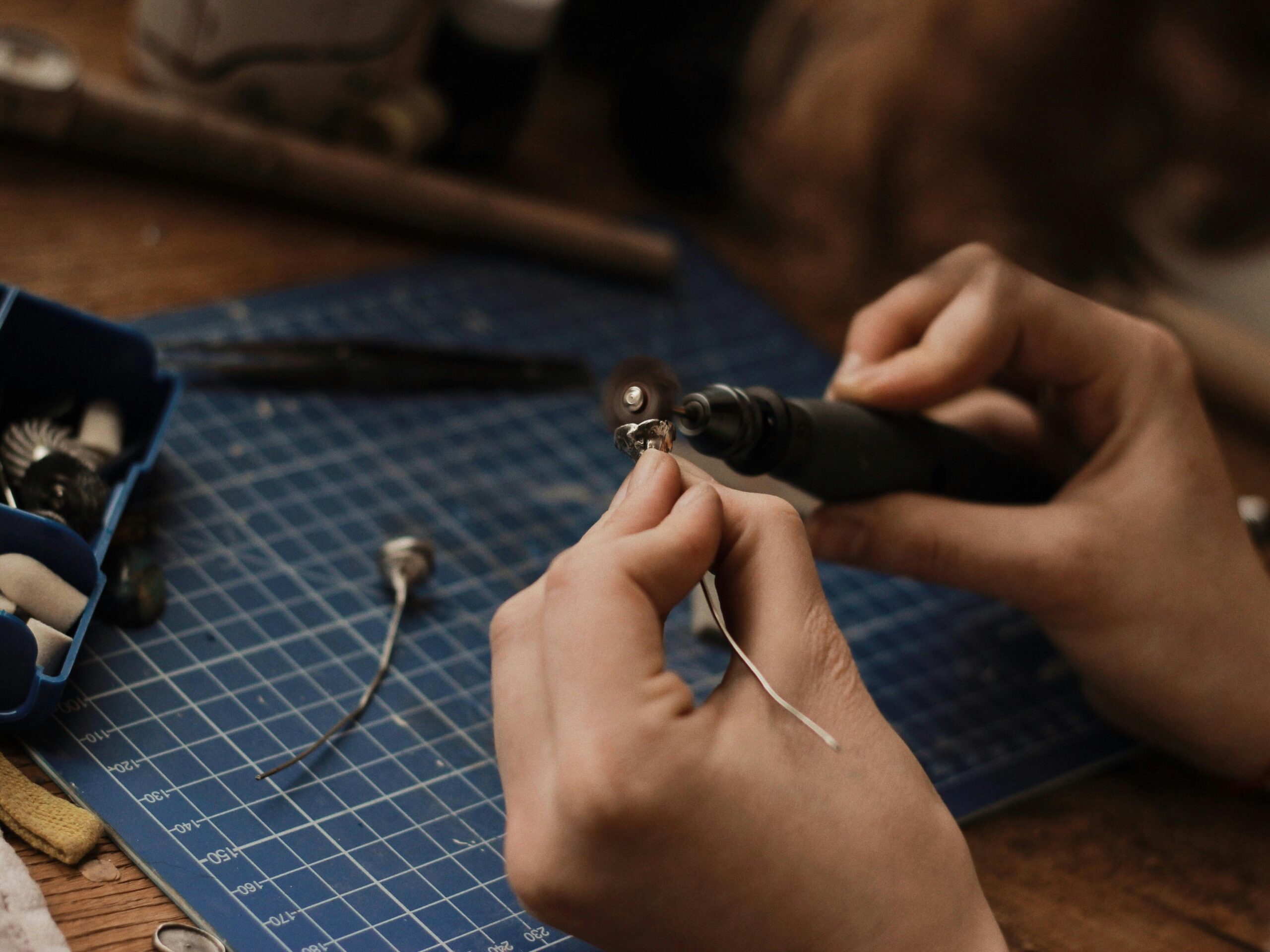 Third hand tweezers or soldering support holding jewelry components during soldering